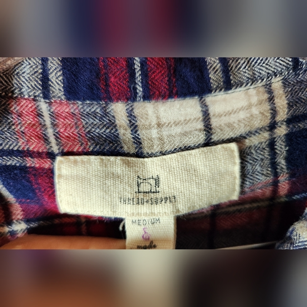Thread & Supply Red White Blue Flannel Plaid Button-Down Shirt Top Size Medium - Picture 4 of 6